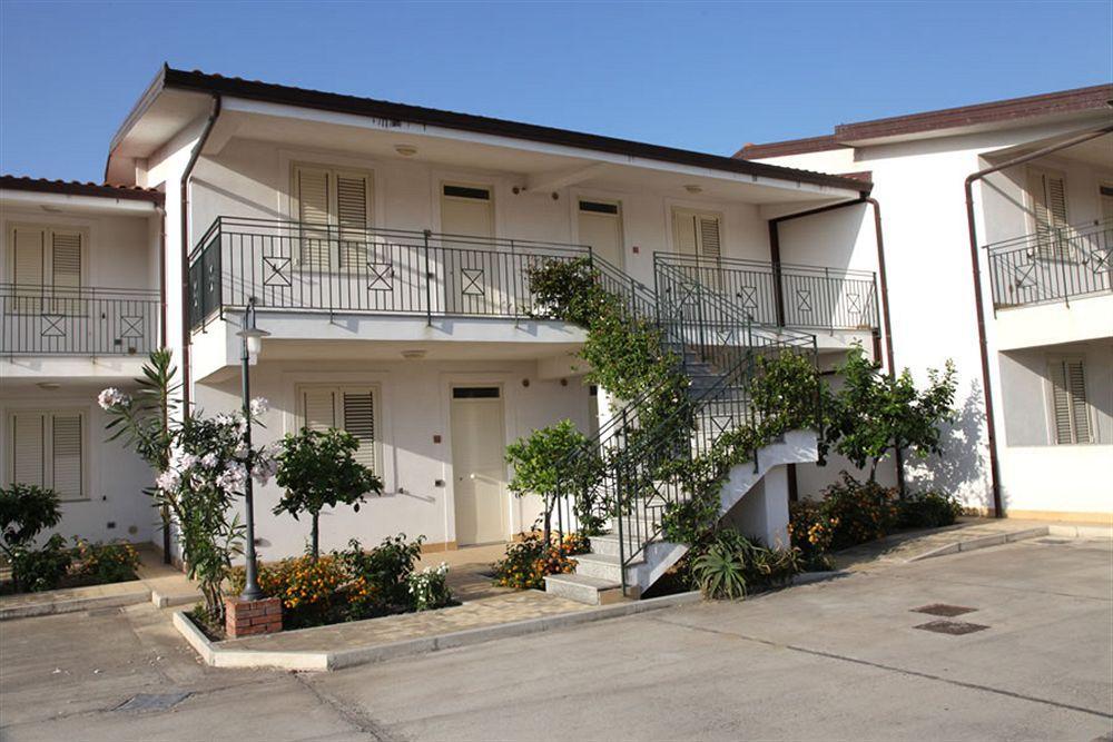 Medimare Residence Club Patti Buitenkant foto